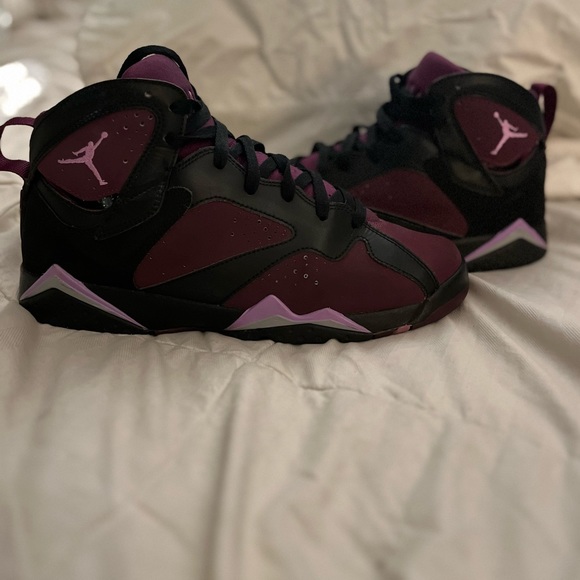 Jordan 7 Retro
Mulberry (GS) - Picture 5 of 12